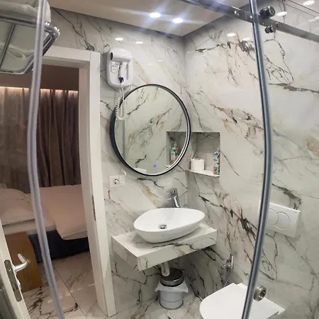 Piemonte Τίρανα