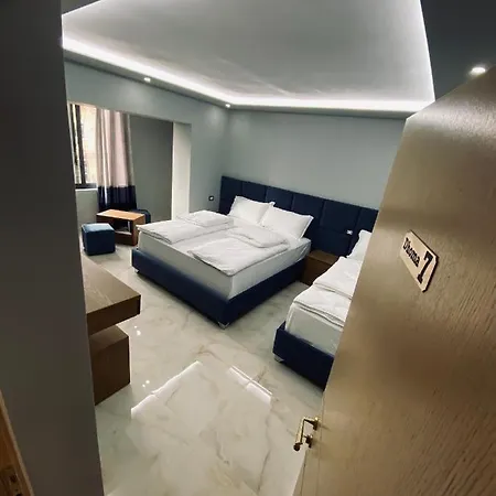 Piemonte فندق تيرانا